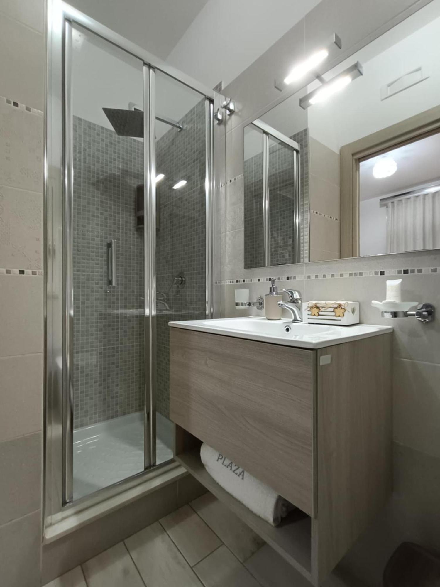 B&B Plaza LMP Екстериор снимка